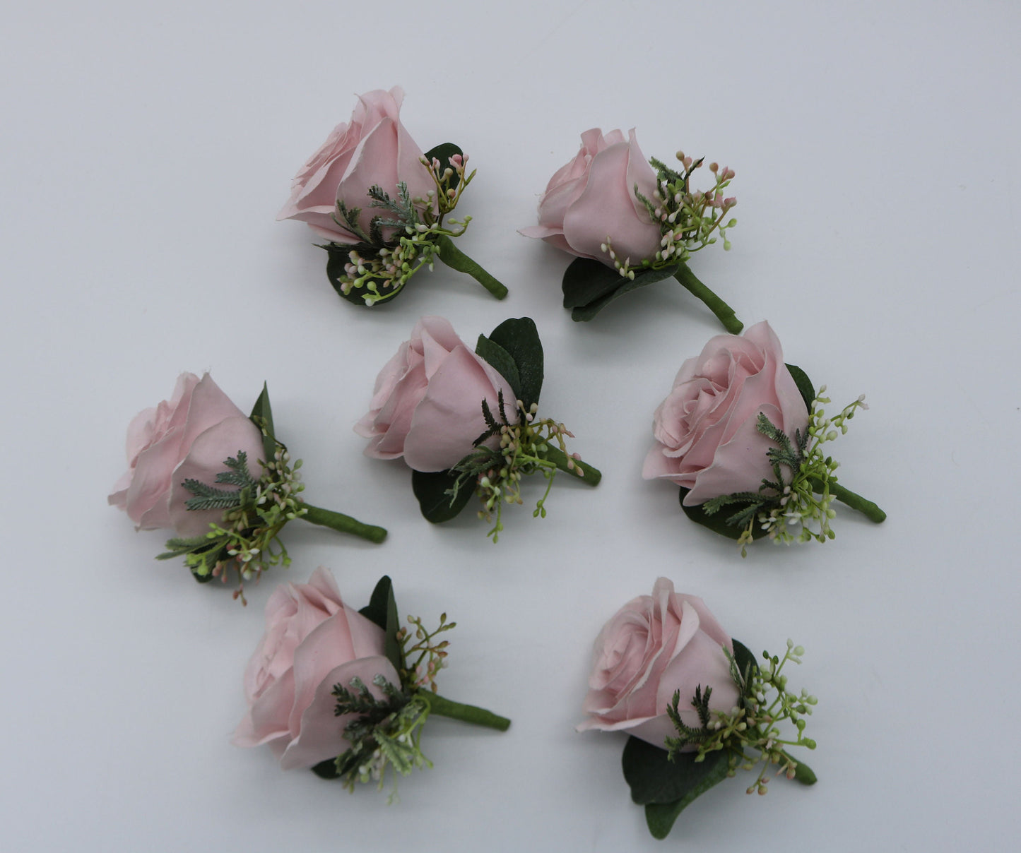 Wine Boutonnieres, Dusty Rose Boutonniere, Boutonniere for men, Wrist corsage, wedding corsage, Prom flower, Grooms boutonniere